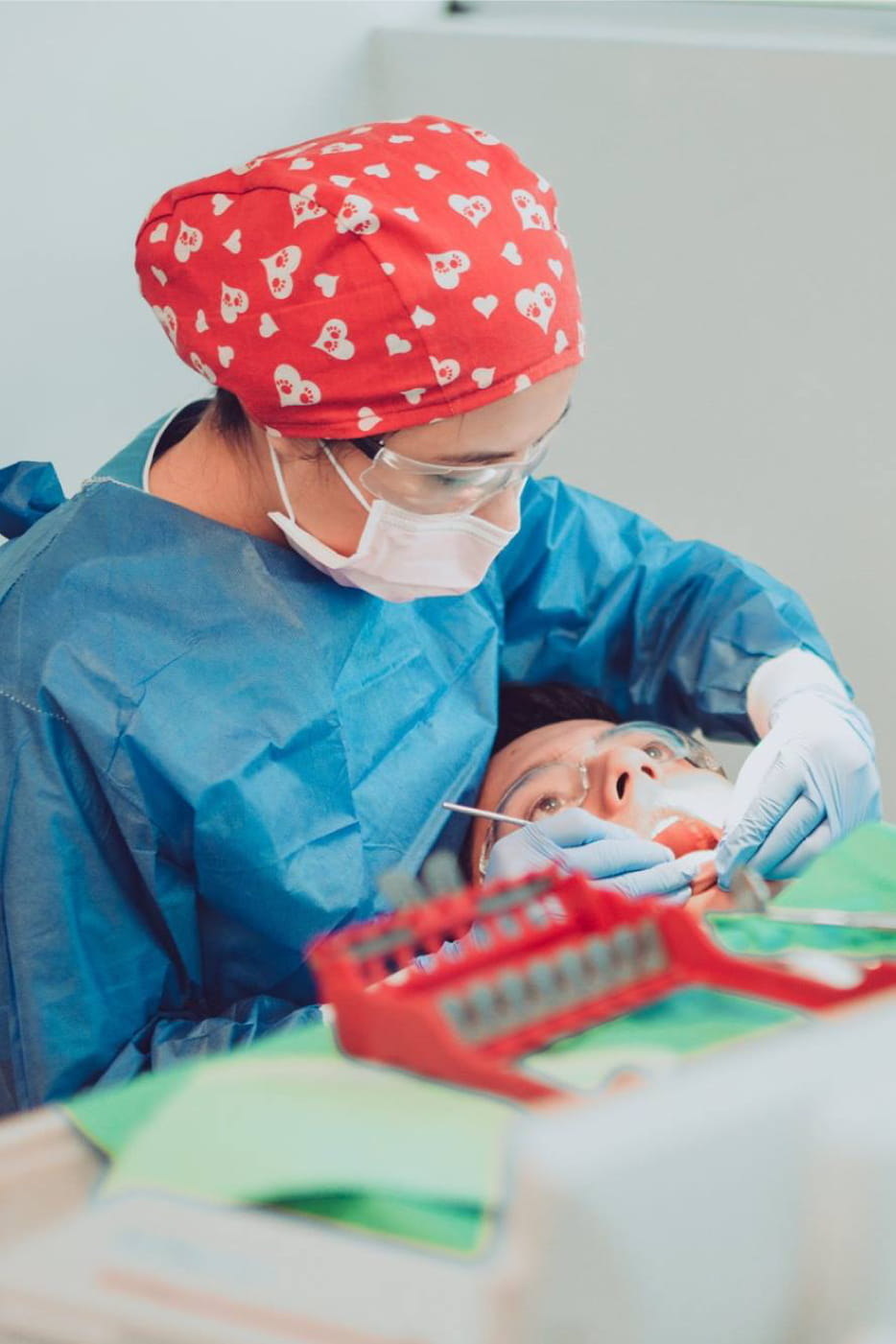 Segunda imagen de CIRUJANO DENTISTA